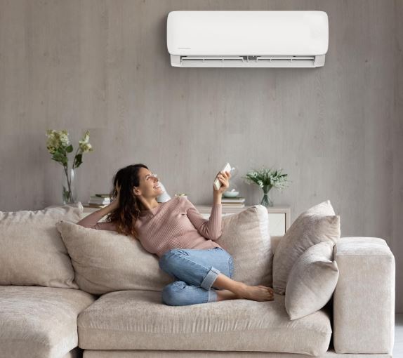 2 Green Lights on Mitsubishi Mini Split